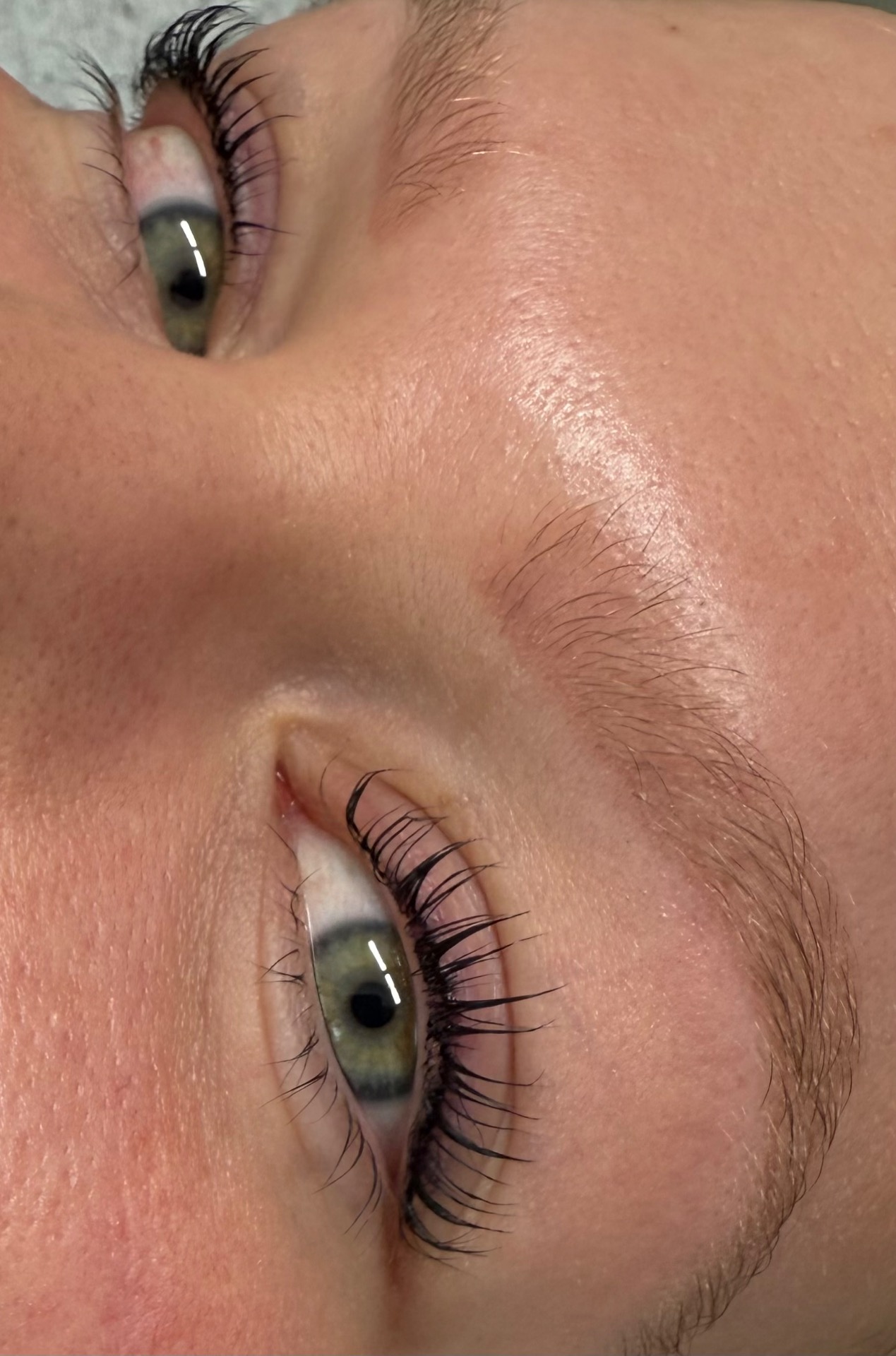 Lash lifting